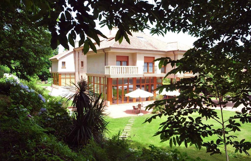 Hotel Entrerobles Сабарис Экстерьер фото