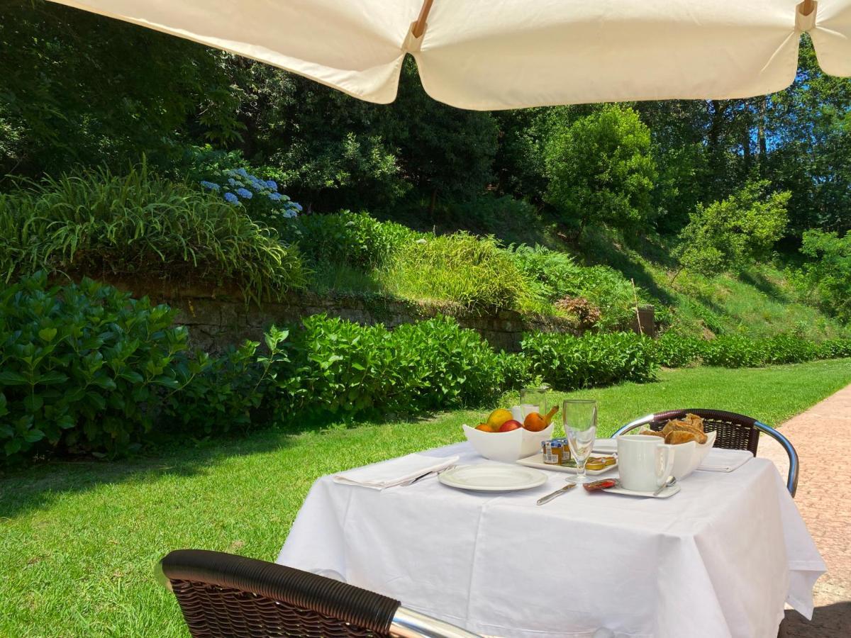 Hotel Entrerobles Сабарис Экстерьер фото